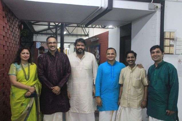 Post concert team pic with host Sreeni and the SIFAS President Vidhya Nair